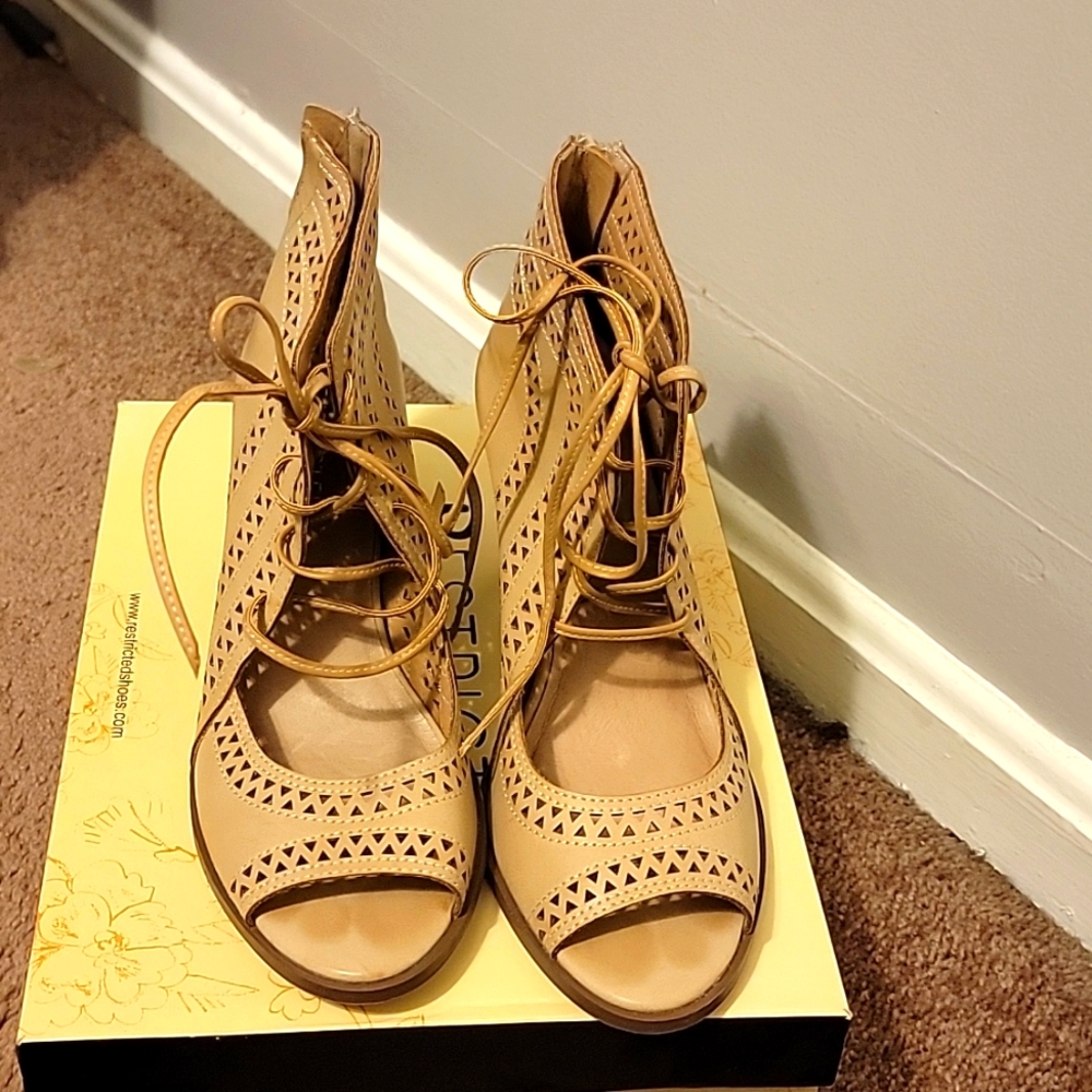 Neutral Open Toe shoe